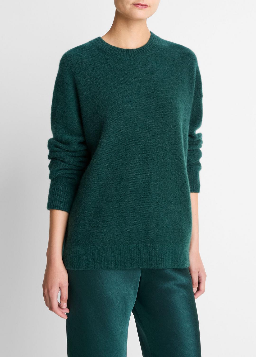 VINCE Women Plush Cashmere Crew Neck Sweater in Crew Neck