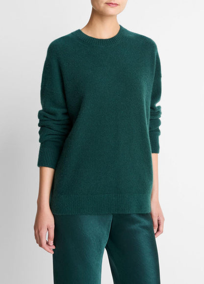 VINCE Women Plush Cashmere Crew Neck Sweater in Crew Neck