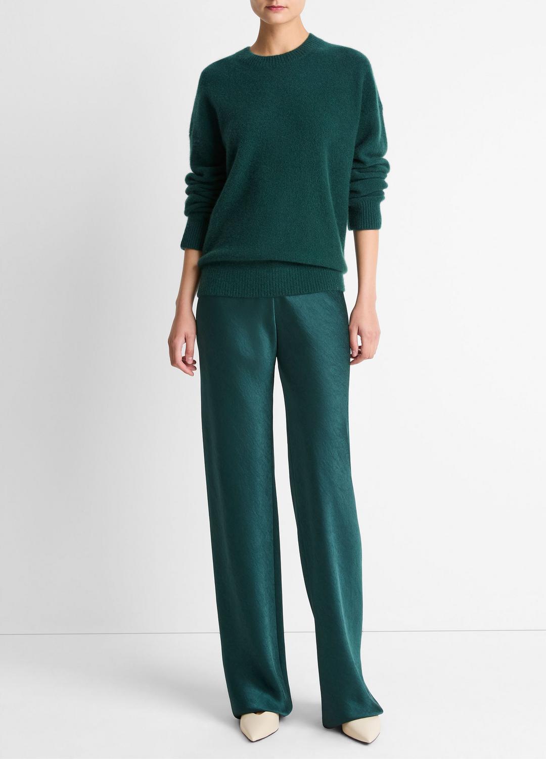 VINCE Women Plush Cashmere Crew Neck Sweater in Crew Neck