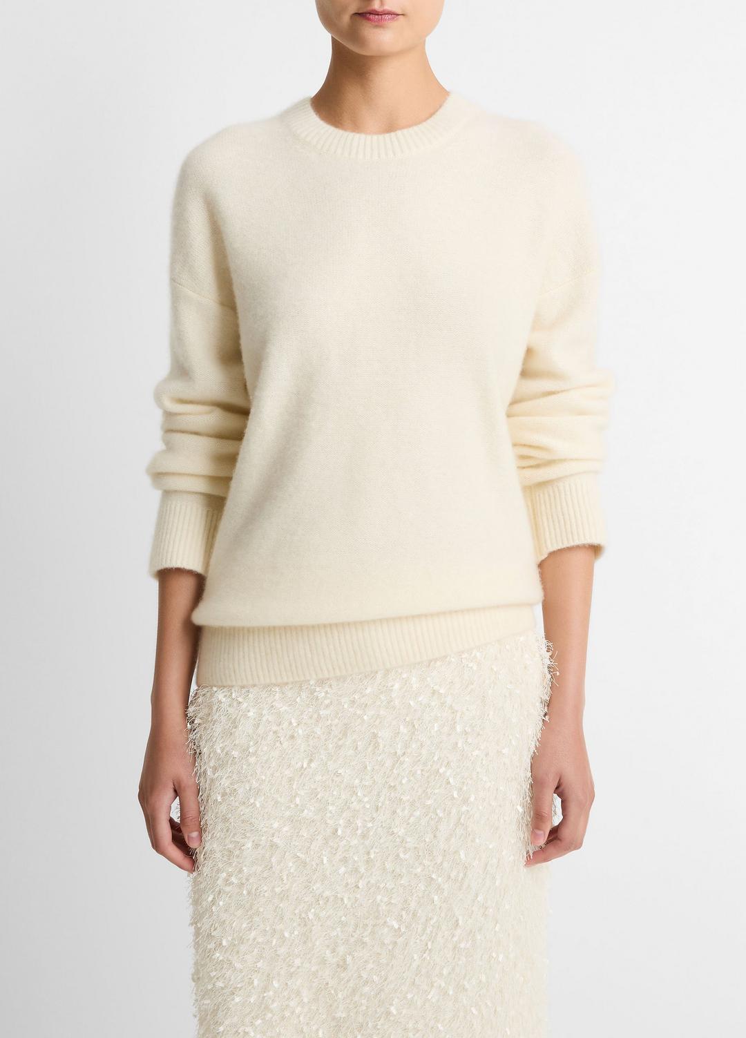 VINCE Women Plush Cashmere Crew Neck Sweater in Crew Neck