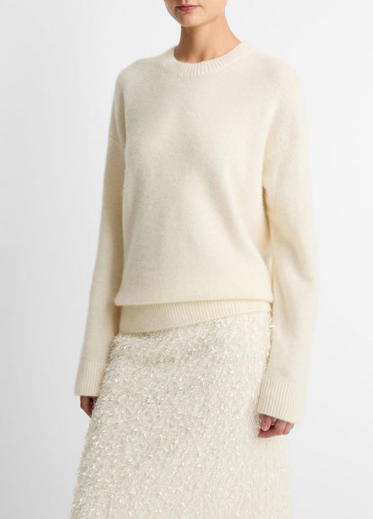 VINCE Women Plush Cashmere Crew Neck Sweater in Crew Neck