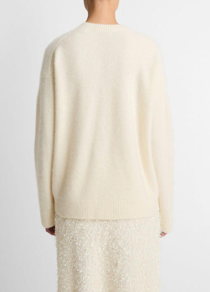 VINCE Women Plush Cashmere Crew Neck Sweater in Crew Neck