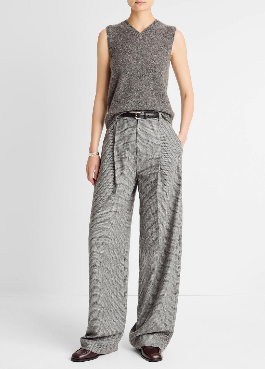 VINCE Women Donegal Plush Cashmere Sweater Vest in V-Neck
