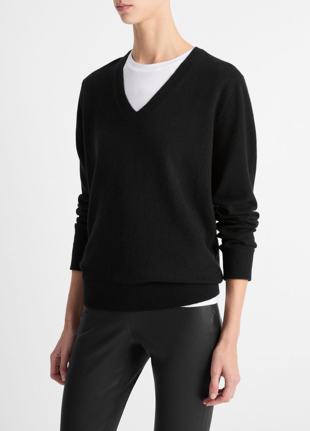 VINCE Women Cashmere Weekend V-Neck Sweater in V-Neck