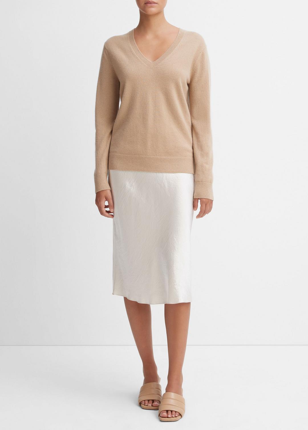 VINCE Women Cashmere Weekend V-Neck Sweater in V-Neck