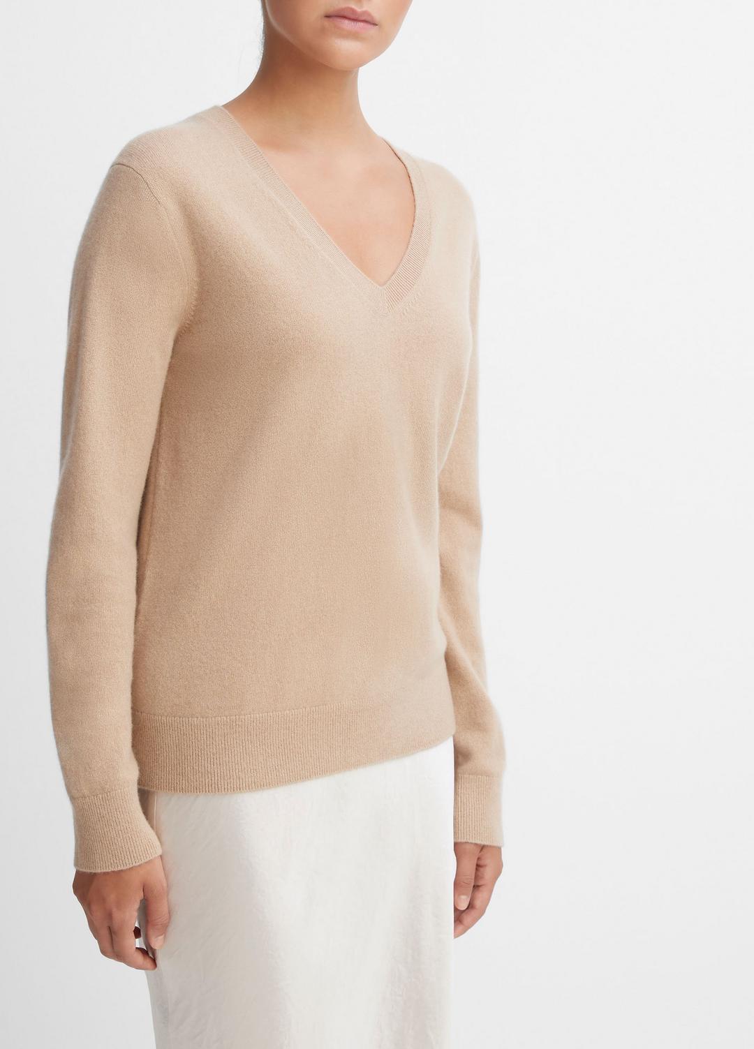 VINCE Women Cashmere Weekend V-Neck Sweater in V-Neck