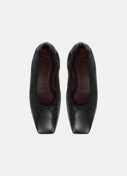VINCE Women Darla Leather Ballet Flat in Loafers & Flats