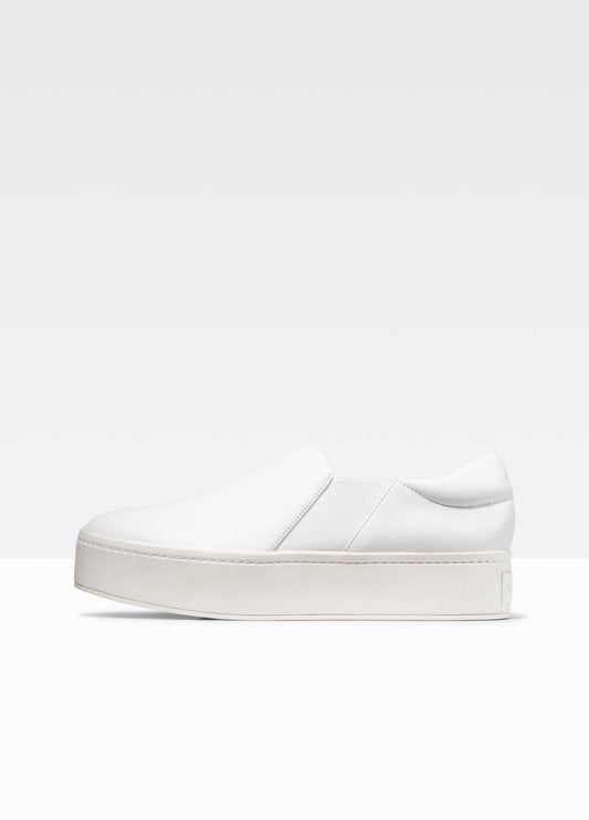 VINCE Women Leather Warren Sneaker in Sneakers