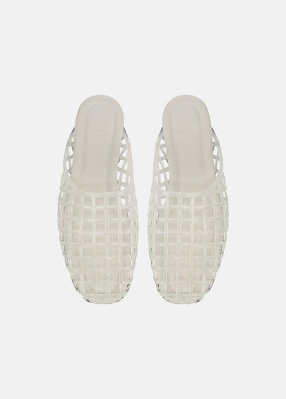 VINCE Women Barcelona Jelly Sandal in Sandals