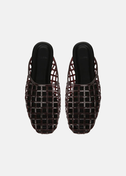 VINCE Women Barcelona Jelly Sandal in Sandals