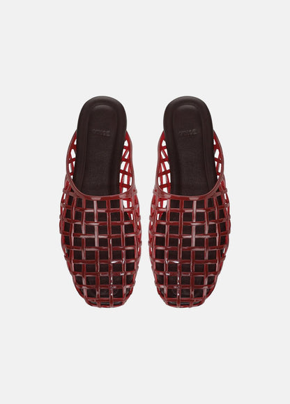 VINCE Women Barcelona Jelly Sandal in Sandals