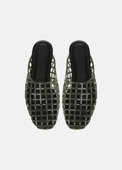 VINCE Women Barcelona Jelly Sandal in Sandals