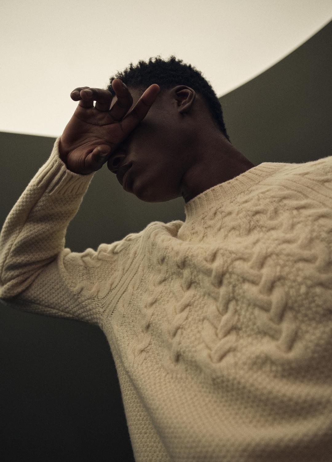 VINCE Men Airspun Merino Wool Cable-Yoke Sweater in Crew Neck