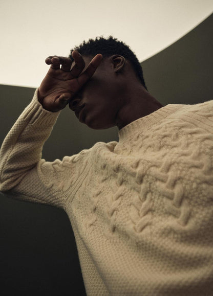 VINCE Men Airspun Merino Wool Cable-Yoke Sweater in Crew Neck