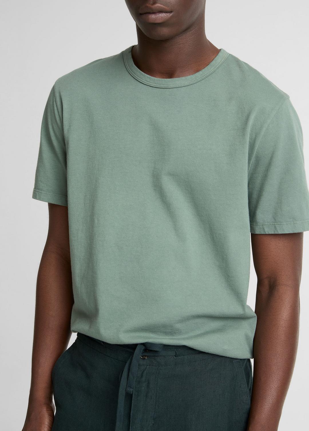VINCE Men Garment Dye Cotton T-Shirt in Short Sleeve