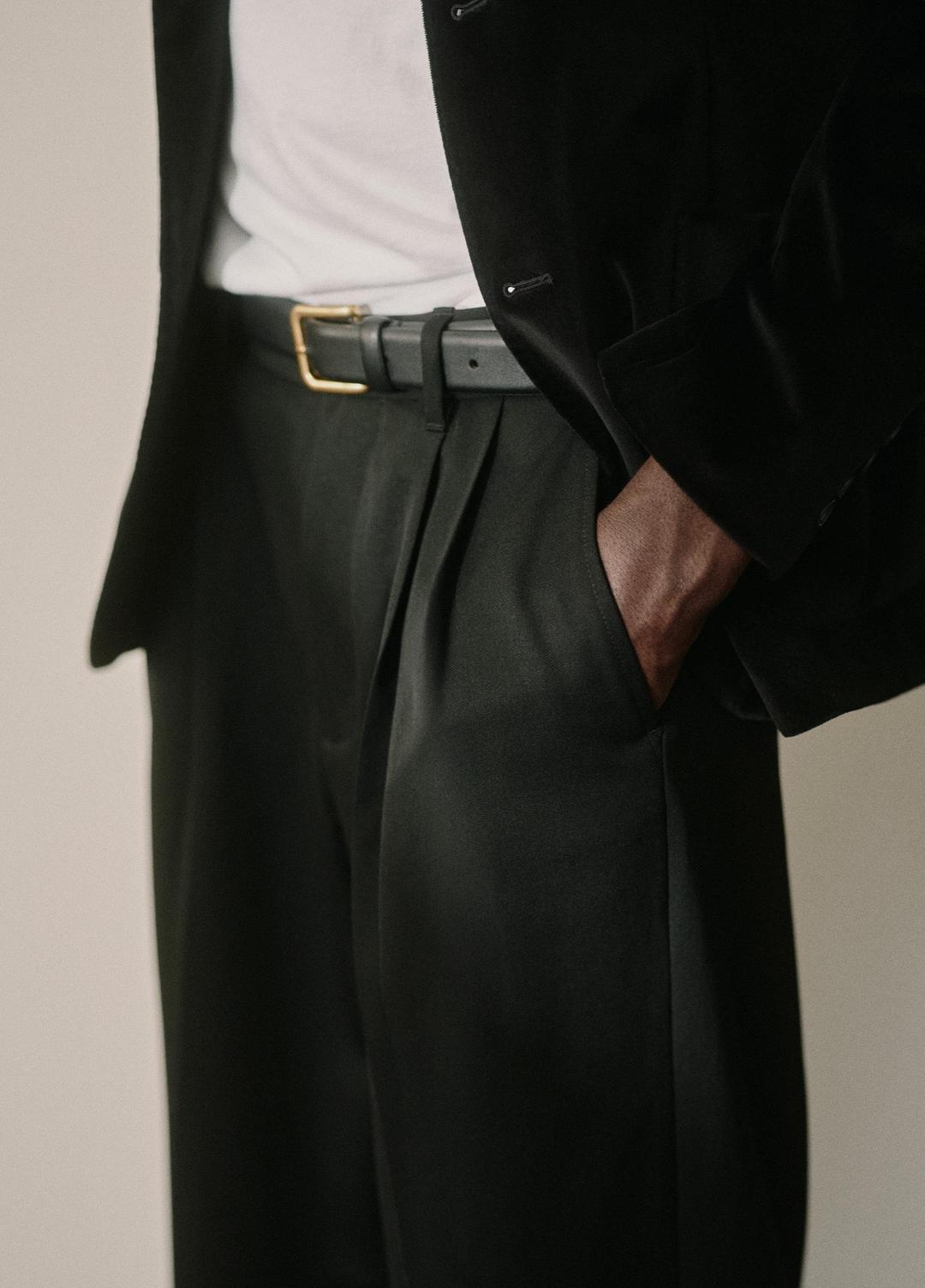 VINCE Men Wool Double-Pleat Suiting Trouser in Trousers
