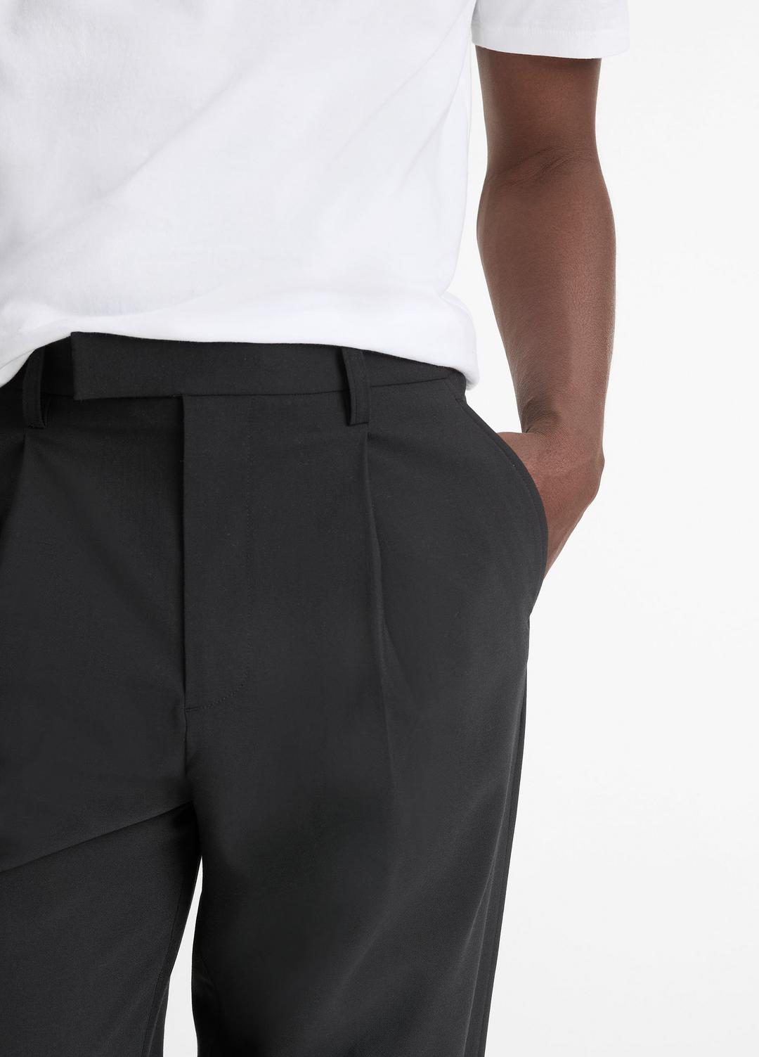 VINCE Men Louie Relaxed Pleated Trouser in Trousers