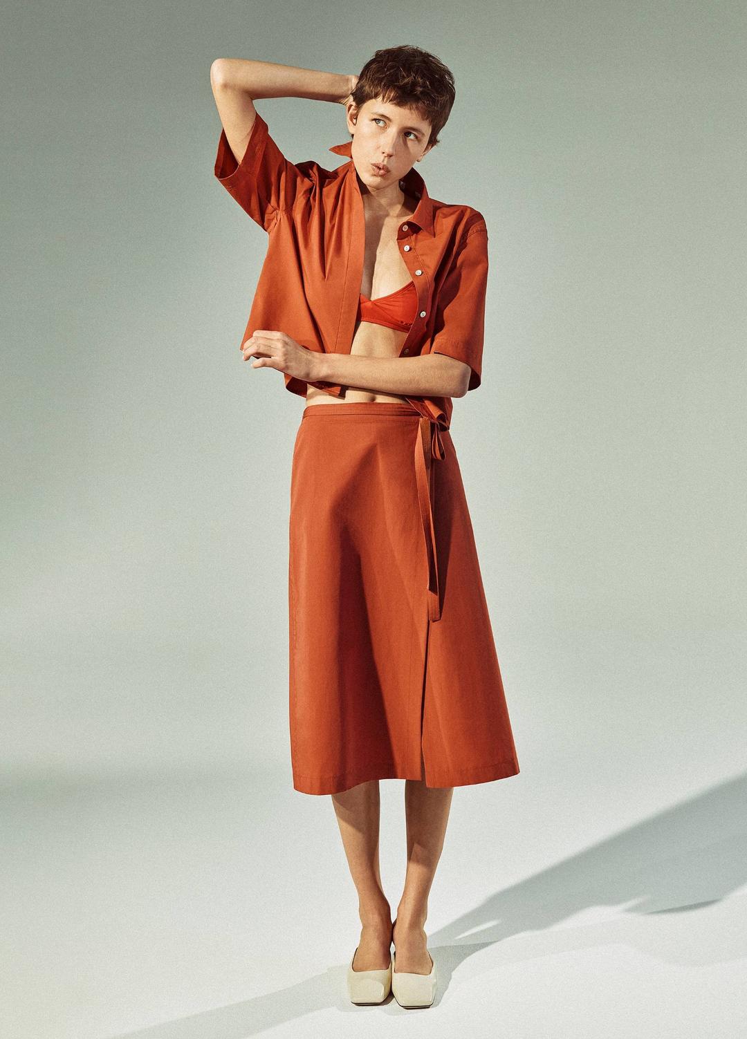 VINCE Sale Cotton Short-Sleeve Cropped Shirt in Shirts & Tees